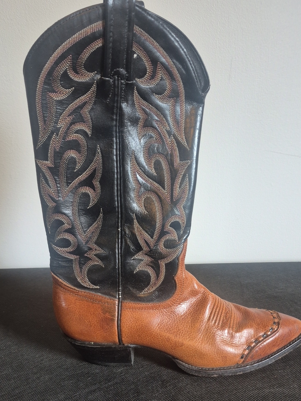 Tony Lama Women's Two-Tone Western Cowboy Boot - Black and Brown 7